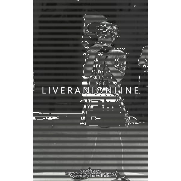 NEG-RETROSPETTIVA RITA PAVONE CANTANTE NELLA FOTO RITA PAVONE OSPITE DELLA TRASMISSIONE “LASCIA O RADDOPPIA“ NELL\'ANNO 1966 AG ALDO LIVERANI SAS
