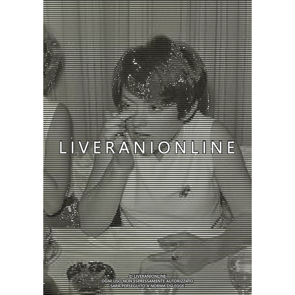 NEG-RETROSPETTIVA RITA PAVONE CANTANTE NELLA FOTO RITA PAVONE NELL\'ANNO 1970 A SANREMO  AG ALDO LIVERANI SAS  