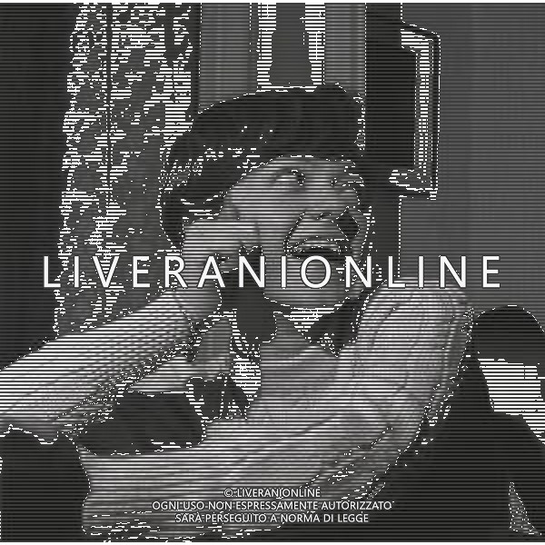 NEG-RETROSPETTIVA RITA PAVONE CANTANTE NELLA FOTO RITA PAVONE DALLA CARTOMANTE NATALINA ETERNO 01-11-1965 AG ALDO LIVERANI SAS
