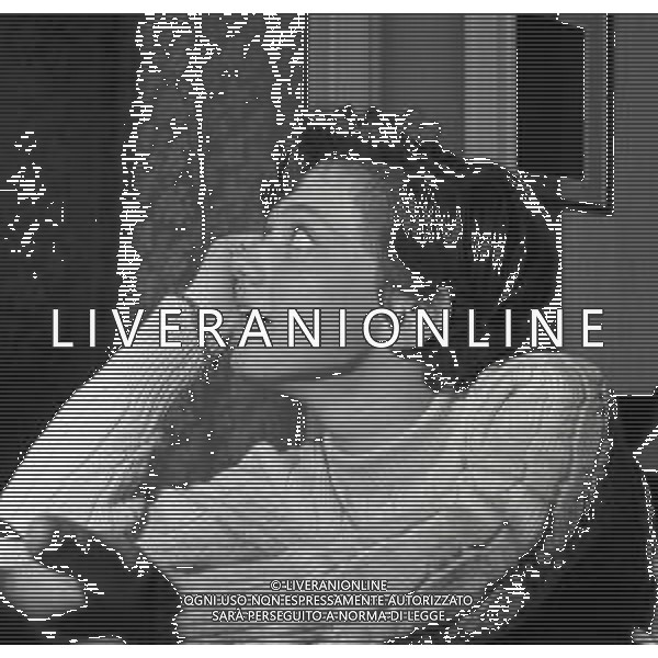 NEG-RETROSPETTIVA RITA PAVONE CANTANTE NELLA FOTO RITA PAVONE DALLA CARTOMANTE NATALINA ETERNO 01-11-1965 AG ALDO LIVERANI SAS