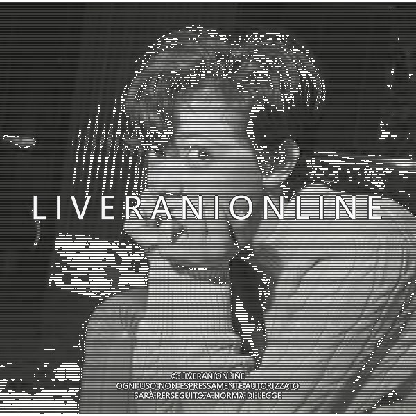 NEG-RETROSPETTIVA RITA PAVONE CANTANTE NELLA FOTO RITA PAVONE DALLA CARTOMANTE NATALINA ETERNO 01-11-1965 AG ALDO LIVERANI SAS