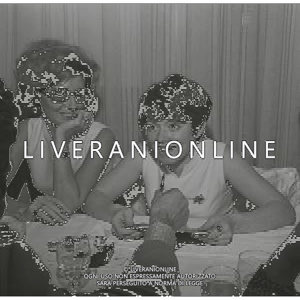 NEG-RETROSPETTIVA RITA PAVONE CANTANTE NELLA FOTO RITA PAVONE NELL\'ANNO 1970 A SANREMO  AG ALDO LIVERANI SAS