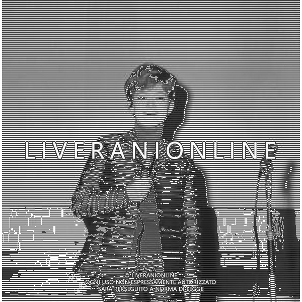 NEG-RETROSPETTIVA RITA PAVONE CANTANTE NELLA FOTO RITA PAVONE "NON STUZZICARE LA ZANZARA" NELL\'ANNO 1967 AG ALDO LIVERANI SAS