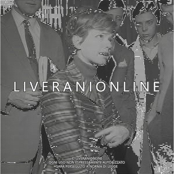 NEG-RETROSPETTIVA RITA PAVONE CANTANTE NELLA FOTO RITA PAVONE "NON STUZZICARE LA ZANZARA" NELL\'ANNO 1967 AG ALDO LIVERANI SAS
