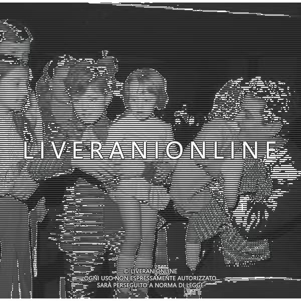 NEG-RETROSPETTIVA RITA PAVONE CANTANTE NELLA FOTO RITA PAVONE "NON STUZZICARE LA ZANZARA" NELL\'ANNO 1967 AG ALDO LIVERANI SAS