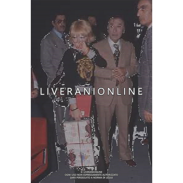 DIAP-RETROSPETTIVA RITA PAVONE CANTANTE NELLA FOTO RITA PAVONE CON ERMINIO MACARIO A ROMA AG ALDO LIVERANI SAS