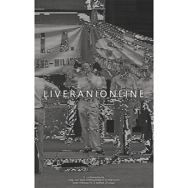 NEG- 1987 MILANO MANIFESTAZIONE PER GLI SFRATTI DAVANTI ALLA PREFETTURA AG ALDO LIVERANI SAS