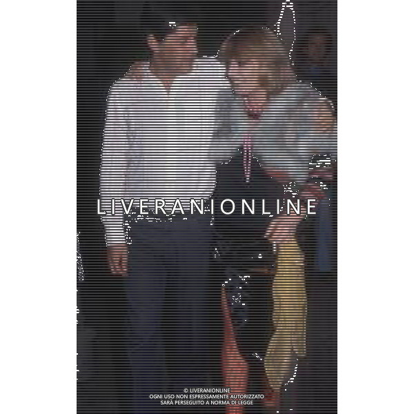 DIA - RETROSPETTIVA GABRIELLA FERRI CANTANTE NELLA FOTO GABRIELLA FERRI NELLA TRASMISSIONE TV ‘GIOCHIAMO AL VARIETE’ NELL’ANNO 1980 CON IL REGISTA ANTONELLO FALQUI ©EDGARDO DELLA SCORCIOSA - AG ALDO LIVERANI SAS