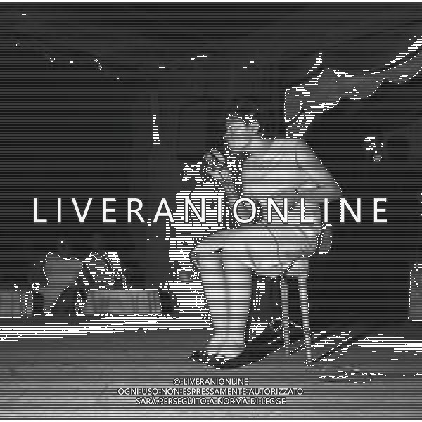 NEG-RETROSPETTIVA RITA PAVONE CANTANTE NELLA FOTO RITA PAVONE A VIAREGGIO 01-08-1964 AG ALDO LIVERANI SAS
