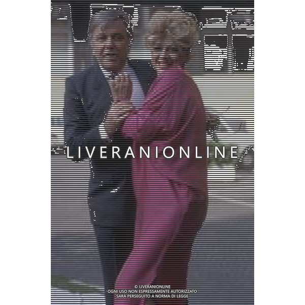 DIAP-RETROSPETTIVA SANDRO MILO ATTRICE NELLA FOTO SANDRA MILO A ROMA NELL\'ANNO 1985 CON GIANFRANCO FUNARI AG ALDO LIVERANI SAS