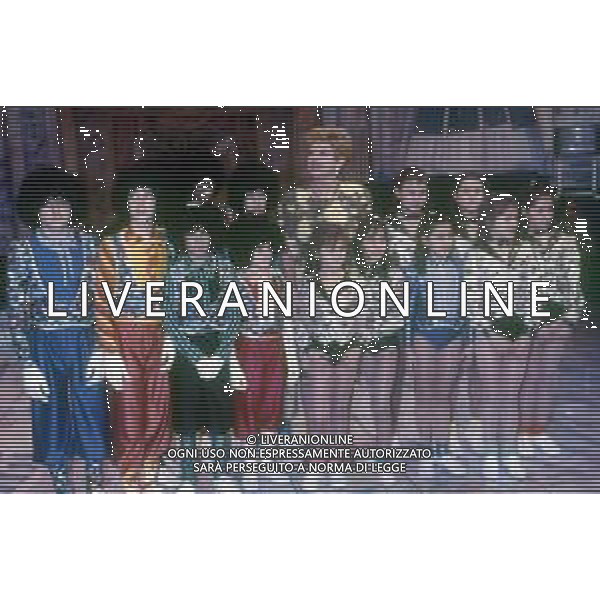 DIAP-RETROSPETTIVA SANDRO MILO ATTRICE NELLA FOTO SANDRA MILO A ROMA NELL\'ANNO 1989 NELLA TRASMISSIONE TELEVISIVA “PICCOLI FANS“ AG ALDO LIVERANI SAS 