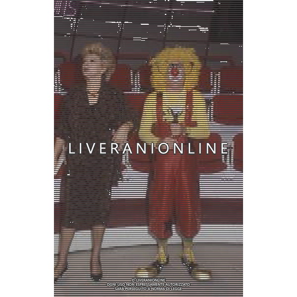 DIAP-RETROSPETTIVA SANDRO MILO ATTRICE NELLA FOTO SANDRA MILO A ROMA NELL\'ANNO 1985 NELLA TRASMISSIONE TELEVISIVA “PICCOLI FANS“ AG ALDO LIVERANI SAS 