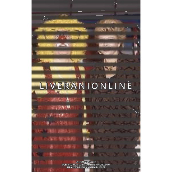 DIAP-RETROSPETTIVA SANDRO MILO ATTRICE NELLA FOTO SANDRA MILO A ROMA NELL\'ANNO 1985 NELLA TRASMISSIONE TELEVISIVA “PICCOLI FANS“ AG ALDO LIVERANI SAS 