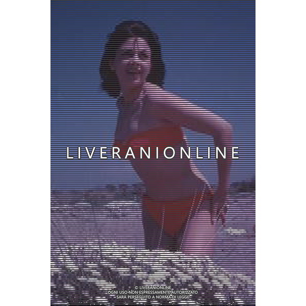 COL-RETROSPETTIVA SANDRA MILO ATTRICE NELLA FOTO SANDRA MILO AD ANZIO NELL\'ANNO 1955 ©ARCHIVIO / AGENZIA ALDO LIVERANI SAS