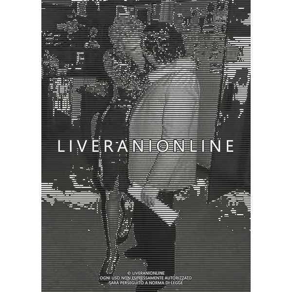 NEG-RETROSPETTIVA SANDRO MILO ATTRICE NELLA FOTO SANDRA MILO A MILANO NELL\'ANNO 1982 CON GIANNI MINA\' AG ALDO LIVERANI SAS