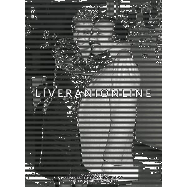NEG-RETROSPETTIVA SANDRO MILO ATTRICE NELLA FOTO SANDRA MILO A MILANO NELL\'ANNO 1982 CON GIANNI MINA\' AG ALDO LIVERANI SAS