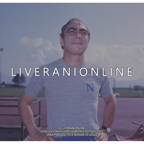 COL-RETROSPETTIVA BRUNO PESAOLA ALLENATORE NAPOLI CALCIO NELLA FOTO BRUNO PESAOLA ALLENATORE NAPOLI CALCIO NELL\'ANNO 1976-1977 AG ALDO LIVERANI SAS