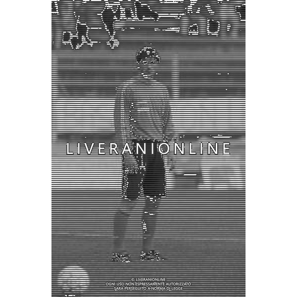 Neg-RETROSPETTIVA LORENZO AMORUSO CALCIATORE NELLA FOTO LORENZO AMORUSO CON LA MAGLIA DEL BARI CALCIO NELL’ANNO 1994-1995 AG ALDO LIVERANI SAS