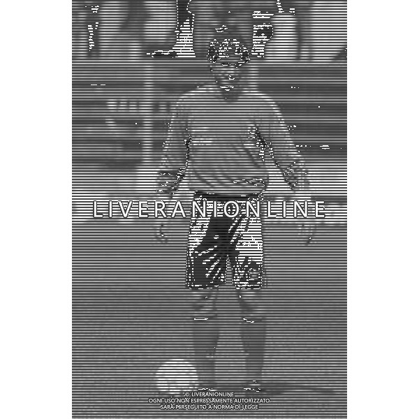 Neg-RETROSPETTIVA LORENZO AMORUSO CALCIATORE NELLA FOTO LORENZO AMORUSO CON LA MAGLIA DEL BARI CALCIO NELL’ANNO 1994-1995 AG ALDO LIVERANI SAS