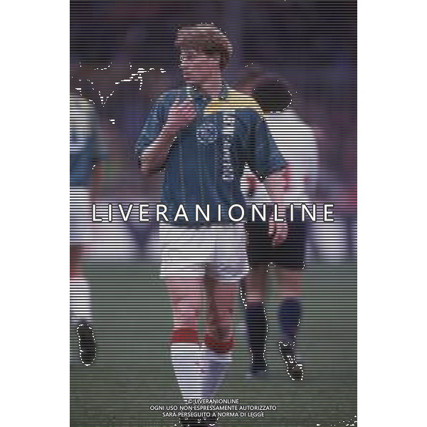 DIAP-RETROSPETTIVA STEFAN PETTERSON CALCIATORE NELLA FOTO STEFAN PETTERSON CON LA MAGLIA DELL\'AJAX AG ALDO LIVERANI SAS