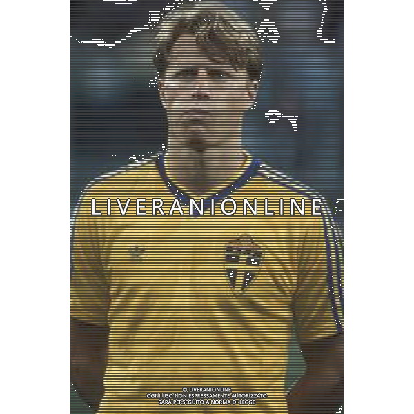 DIAP-RETROSPETTIVA STEFAN PETTERSON CALCIATORE NELLA FOTO STEFAN PETTERSON CON LA MAGLIA DELLA NAZIONALE SVEZIA AG ALDO LIVERANI SAS
