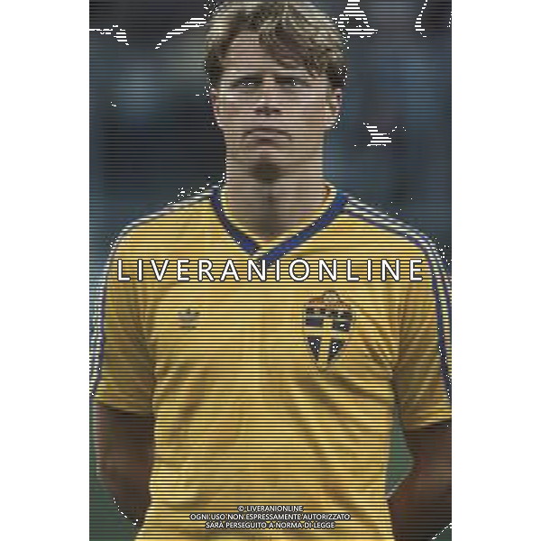 DIAP-RETROSPETTIVA STEFAN PETTERSON CALCIATORE NELLA FOTO STEFAN PETTERSON CON LA MAGLIA DELLA NAZIONALE SVEZIA AG ALDO LIVERANI SAS