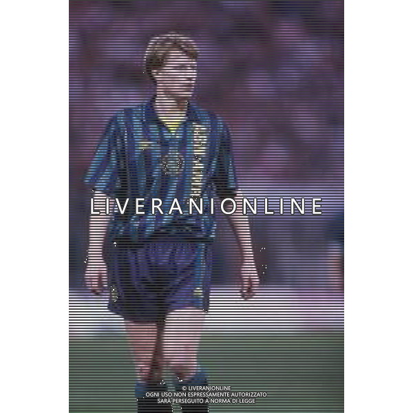 DIAP-RETROSPETTIVA STEFAN PETTERSON CALCIATORE NELLA FOTO STEFAN PETTERSON CON LA MAGLIA DELL\'AJAX AG ALDO LIVERANI SAS