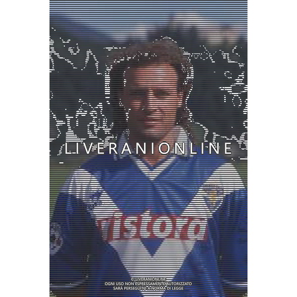DIAP-RETROSPETTIVA ROSARIO PERGOLIZZI CALCIATORE NELLA FOTO ROSARIO PERGOLIZZI CON LA MAGLIA DEL BRESCIA CALCIO AG ALDO LIVERANI SAS