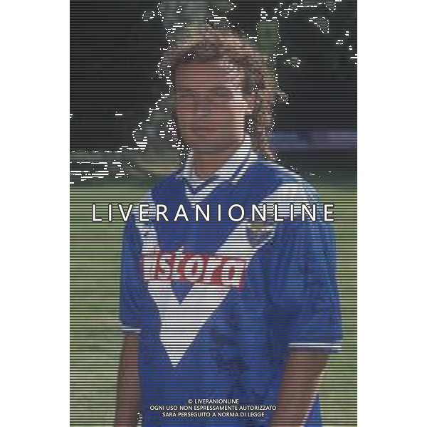 DIAP-RETROSPETTIVA ROSARIO PERGOLIZZI CALCIATORE NELLA FOTO ROSARIO PERGOLIZZI CON LA MAGLIA DEL BRESCIA CALCIO AG ALDO LIVERANI SAS