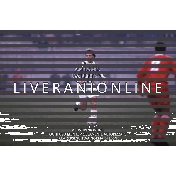 DIAP-RETROSPETTIVA ROSARIO PERGOLIZZI CALCIATORE NELLA FOTO ROSARIO PERGOLIZZI CON LA MAGLIA DELL\'ASCOLI CALCIO AG ALDO LIVERANI SAS