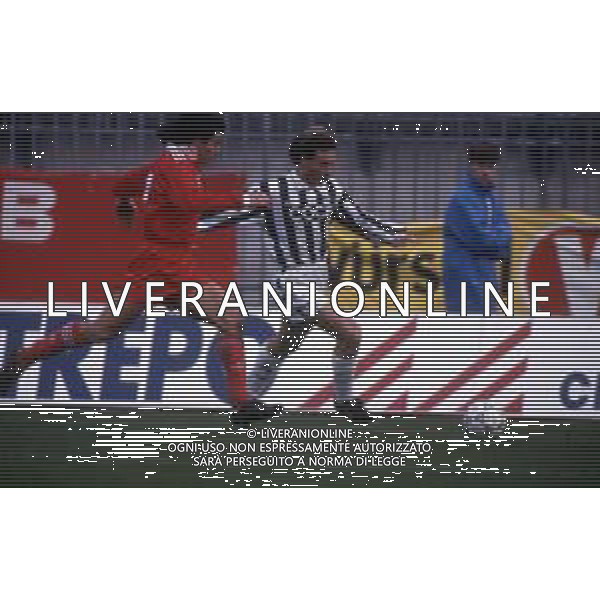 DIAP-RETROSPETTIVA ROSARIO PERGOLIZZI CALCIATORE NELLA FOTO ROSARIO PERGOLIZZI CON LA MAGLIA DELL\'ASCOLI CALCIO AG ALDO LIVERANI SAS