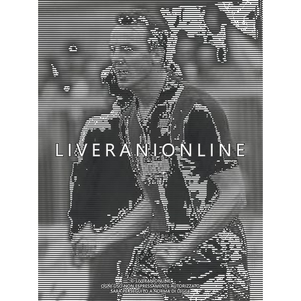 ST-RETROSPETTIVA LORIS PRADELLA CALCIATORE NELLA FOTO LORIS PRADELLA CON LA MAGLIA DEL BOLOGNA CALCIO FOTO GIANNI SCHICCHI-AG ALDO LIVERANI SAS 