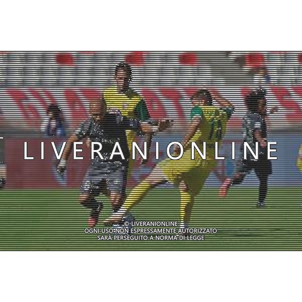 TVEM September 14, 2024 Bari, Italy - SSC Bari vs Mantova - Italian soccer serie B 2024/25 - San Nicola Stadium. In the pic: Ahmad Benali of SSC Bari in action against Francesco Galuppini of Mantova foto emmanuele mastrodonato-ag aldo liverani sas