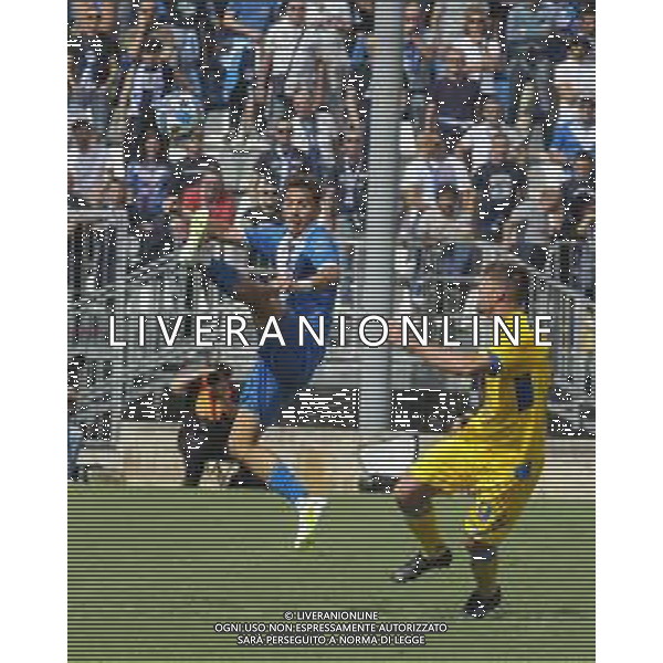 Nicolas Galazzi of Brescia Calcio FC competes for the ball with Gabriele Bracaglia of Frosinone Calcio during Brescia Calcio vs Frosinone Calcio, 5° Serie B BKT 2024-25 game at Mario Rigamonti stadium in Brescia (BS), Italy, on September 14, 2024. (Photo by Davide Casentini)/AGENZIA ALDO LIVERANI SAS