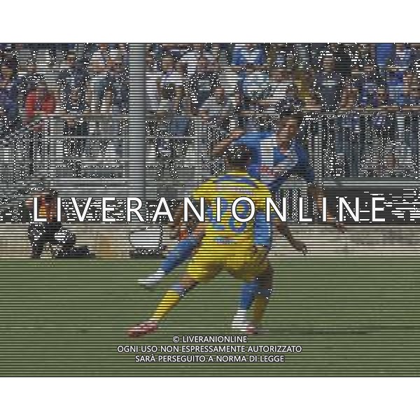 Andrea Cistana of Brescia Calcio FC competes for the ball with Filippo Distefano of Frosinone Calcio during Brescia Calcio vs Frosinone Calcio, 5° Serie B BKT 2024-25 game at Mario Rigamonti stadium in Brescia (BS), Italy, on September 14, 2024. (Photo by Davide Casentini)/AGENZIA ALDO LIVERANI SAS