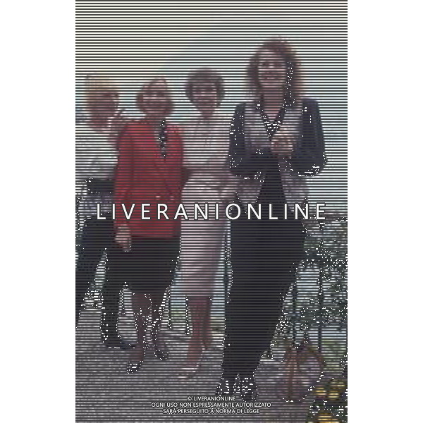 DIAP-RETROSPETTIVA REDGRAVE LYNN ATTRICE NELLA FOTO LYNN REDGRAVE CON JANE WIMAN-EVA MARIE SAINT- ELKE SOMMER NELL\'ANNO 1990 A CERNOBBIO AG ALDO LIVERANI SAS