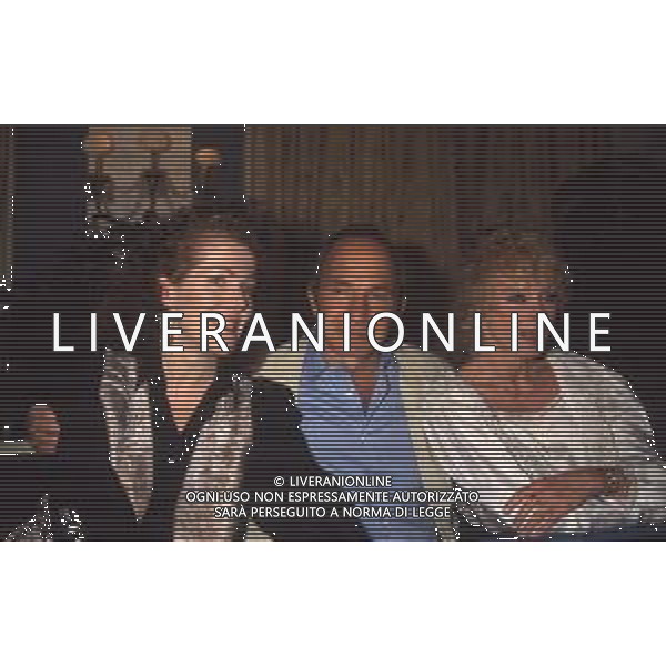 DIAP-RETROSPETTIVA REDGRAVE LYNN ATTRICE NELLA FOTO LYNN REDGRAVE CON ELKE SOMMER E BEN GAZZARA NELL\'ANNO 1990 A CERNOBBIO AG ALDO LIVERANI SAS