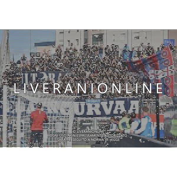 15-9-2024. Cagliari calcio-S.S.Napoli 4° Giornata Campionato Italiano Serie A 2024/2025, stadio Unipol Domus Cagliari. Foto Salvatore Moi/Agenzia Aldo Liverani s.as. Nella foto: Tifosi del Napoli nel settore ospiti dello stadio Unipol Domus. ©MOI SALVATORE/AGENZIA ALDO LIVERANI SAS