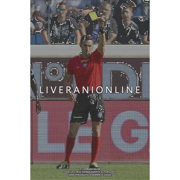 arbitro - the Referee Juan Luca Sacchi shows the yellow card during Atalanata BC vs ACF Fiorentina, 4° Serie A Enilive 2024-25 game at Gewiss Stadium in Bergamo (BG), Italy, on September 15, 2024. (Photo by Davide Casentini)/AGENZIA ALDO LIVERANI SAS