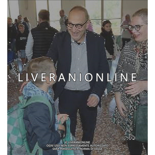 IMOLA 16 09 2024 PRIMO GIORNO DELLA SCUOLA NELLA FOTOSCUOLA CARDUCCI ASSESSORE ALLA SCUOLA FABRIZIO CASTELLARI SALUTI I ALLUNI FOTO GIANNI SANNA-AG ALDO LIVERANI SAS