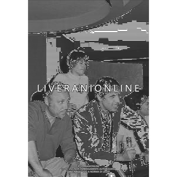 NEG-RETROSPETTIVA ADRIANO CELENTANO E CLAUDIO VILLA ALLA PRESENTAZIONE DELLA MANIFESTAZIONE CANORA \'INCONTRI D\'ESTATE\' A MILANO NEL 1971 NELLA FOTO CLAUDIO VILLA E ADRIANO CELENTANO ©Archivio Giovanni Liverani / AGENZIA ALDO LIVERANI SAS