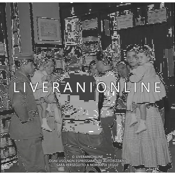 NEG-1955 ROMA -FARMACIA VACCINO ANTI POLIO FOTO SANDRO VESPASIANI-AG ALDO LIVERANI SAS