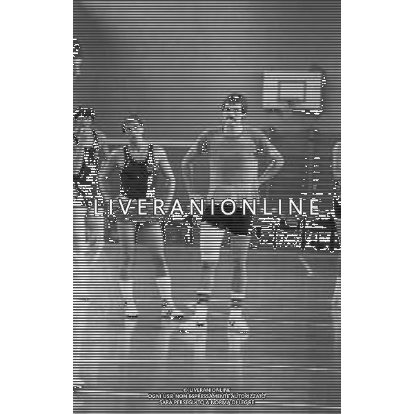 NEG-RETROSPETTIVA MIKE D\'ANTONI BASKET NELLA FOTO MIKE D\'ANTONI IN ALLENAMENTO A MILANO NELL\'ANNO 1979-1980 AG ALDO LIVERANI SAS