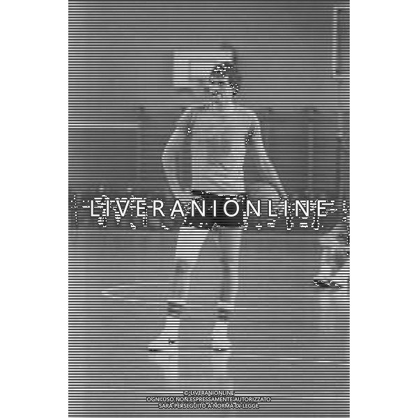 NEG-RETROSPETTIVA MIKE D\'ANTONI BASKET NELLA FOTO MIKE D\'ANTONI IN ALLENAMENTO A MILANO NELL\'ANNO 1979-1980 AG ALDO LIVERANI SAS
