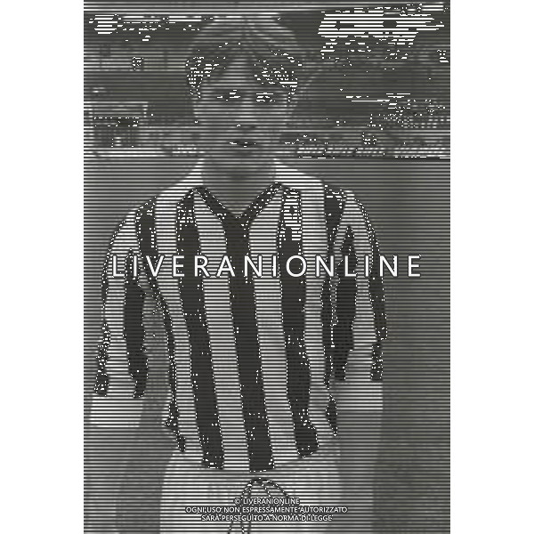 ST -RETROSPETTIVA UMBERTO PIRCHER CALCIATORE NELLA FOTO UMBERTO PIRCHER CON LA MAGLIA DELL\'ASCOLI CALCIO AG ALDO LIVERANI SAS