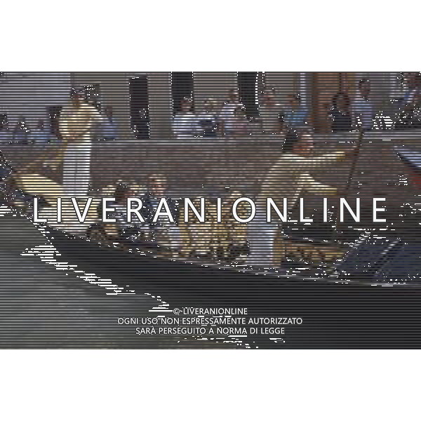 DIAP-RETROSPETTIVA STEFANO CASIRAGHI REALI DI MONACO NELLA FOTO STEFANO CASIRAGHI CON CAROLINA DI MONACO A VENEZIA NELL\'ANNO 1985 AG CONTROLUCE-AG ALDO LIVERANI SAS 