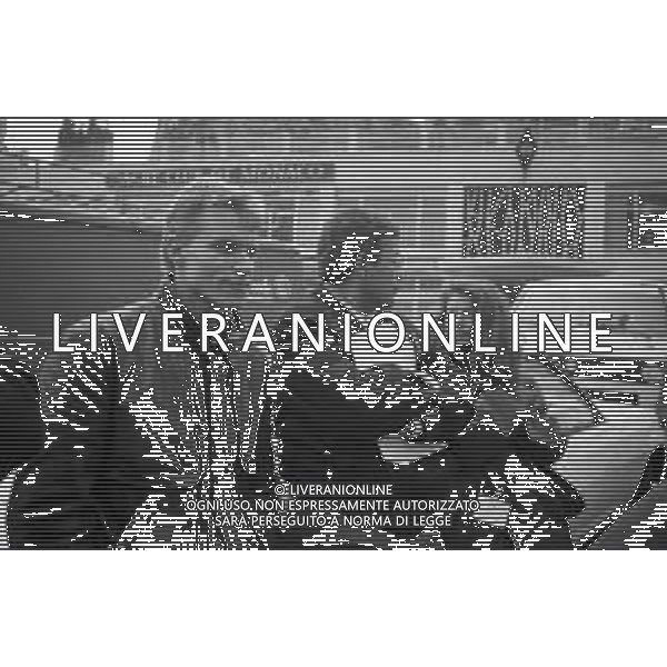 NEG-RETROSPETTIVA STEFANO CASIRAGHI REALI DI MONACO NELLA FOTO IL PILOTA STEFAN JOHANSSON A MONTECARLO PER LE GARE DI OFF-SHORE NELL\'ANNO 1985 AG ALDO LIVERANI SAS  