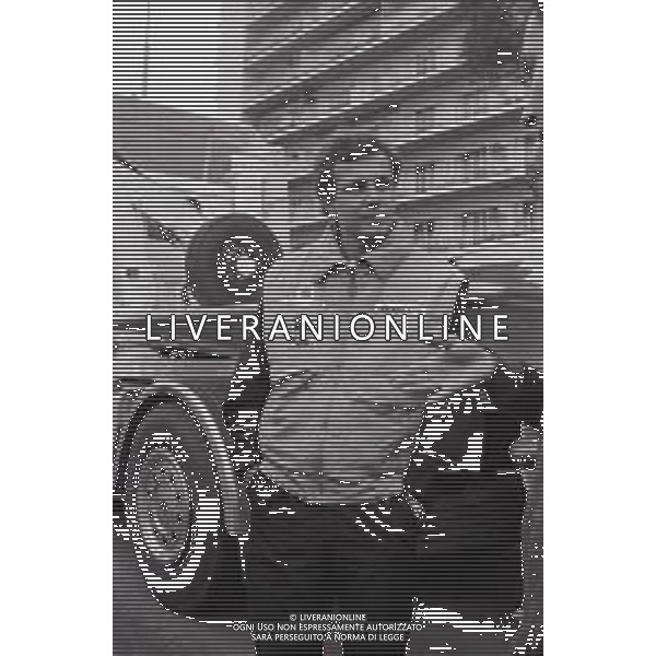 NEG-RETROSPETTIVA STEFANO CASIRAGHI REALI DI MONACO NELLA FOTO STEFANO CASIRAGHI A MONTECARLO PER LE GARE DI OFF-SHORE NELL\'ANNO 1985 AG ALDO LIVERANI SAS  