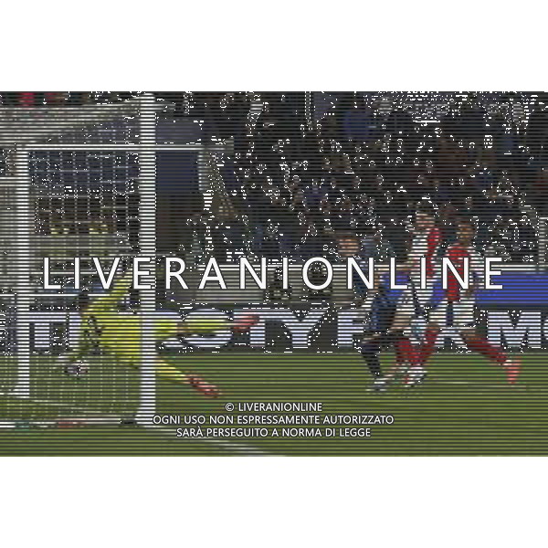 David Raya of Arsenal FC makes a save Atalanta BC vs Arsenal FC, 1° round of Chanpions League 2024-25, game at Gewiss stadium in Bergamo (BG), Italy, on September 19, 2024. (Photo by Davide Casentini) ag aldo liverani sas