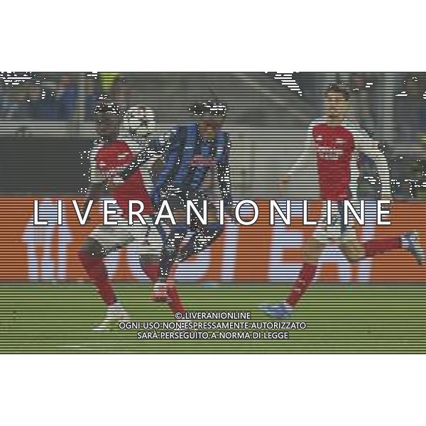 Ademola Lookman of Atalanta BC competes for the ball with Bukayo Saka of Arsenal FC during Atalanta BC vs Arsenal FC, 1° round of Chanpions League 2024-25, game at Gewiss stadium in Bergamo (BG), Italy, on September 19, 2024. (Photo by Davide Casentini) ag aldo liverani sas